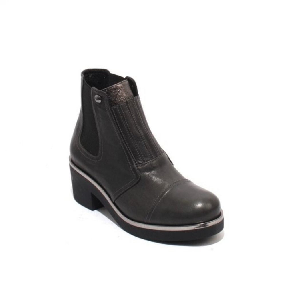 ITALIAN Gray Leather Elastic Ankle Heel Boots